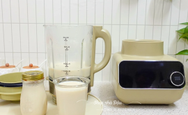 Cách làm sữa đậu nành mix mè lạc uống siêu ngon