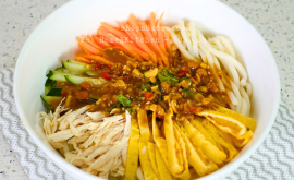 Cách làm mì trộn thịt ức gà vừa ngon vừa Healthy